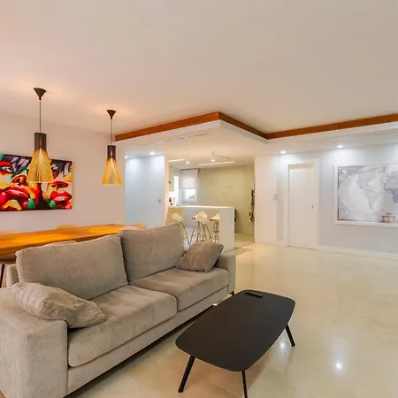 Apartamento Centro / Internet / Parking / Aire Acondicionado *